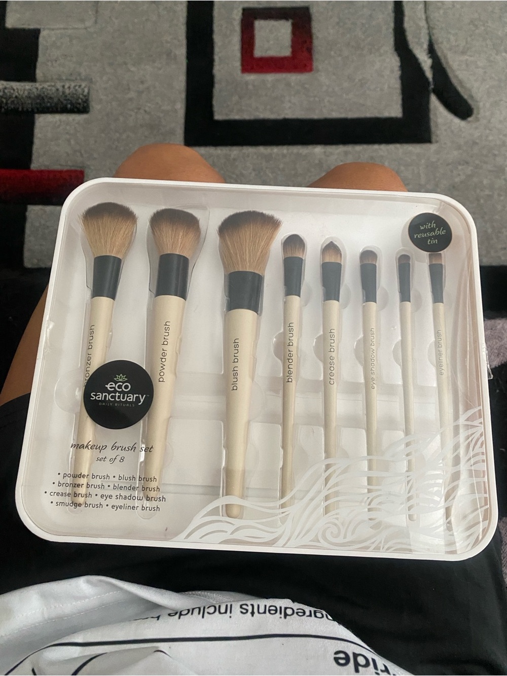 Sanctuary Cream and Black 8-Piece Makeup Brush Set of 8 with Reusable Tin
